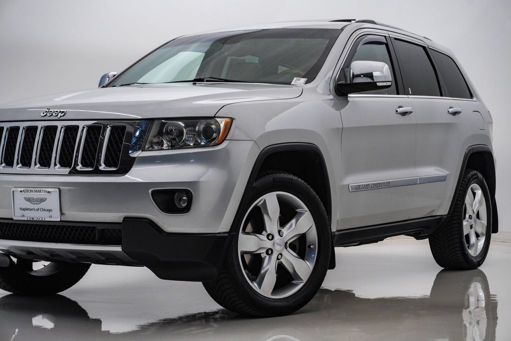 Used 2011 Jeep Grand Cherokee Overland AWD/4WD image 2