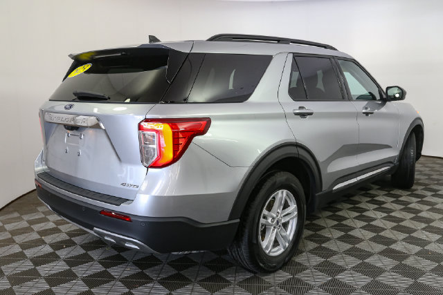 Used 2023 Ford Explorer XLT w/ Equipment Group 202A AWD/4WD image 13