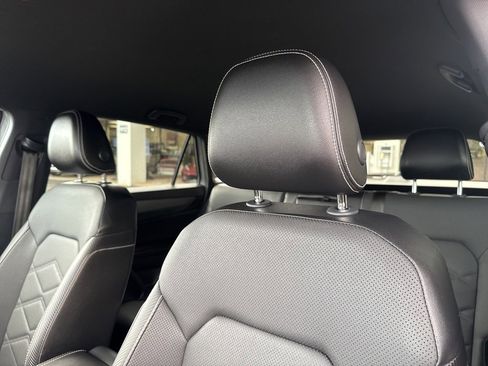 Used 2024 Volkswagen Atlas Cross Sport SE image 17