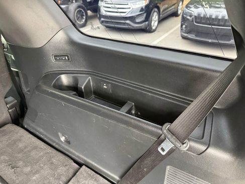 Used 2020 Ford Expedition XLT w/ Equipment Group 202A AWD/4WD image 15