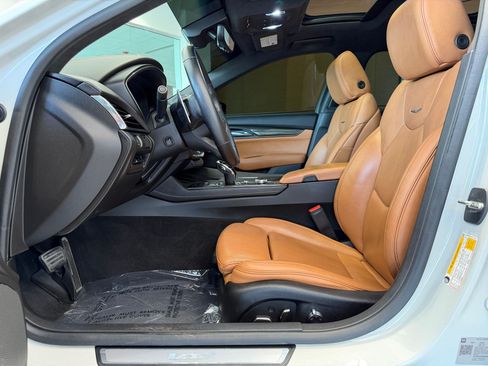 Used 2023 Cadillac CT5 V w/ Platinum Package RWD image 5