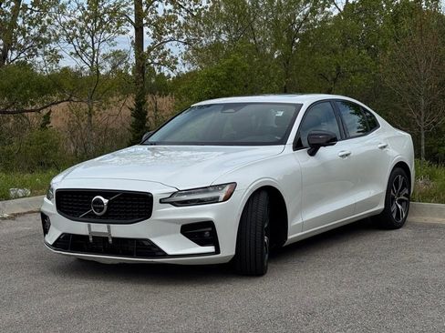 Used 2024 Volvo S60 B5 Plus AWD/4WD image 3
