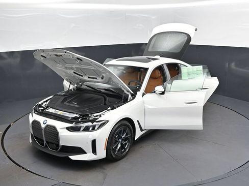 New 2026 BMW i4 eDrive40 w/ Premium Package RWD image 48