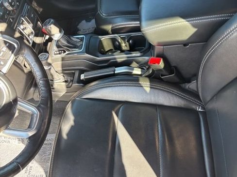 Used 2020 Jeep Wrangler Unlimited Sahara image 15