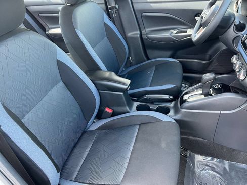 Used 2025 Nissan Versa SV FWD image 41