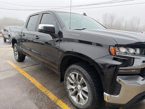 Used 2020 Chevrolet Silverado 1500 LT w/ LT Value Package image 3