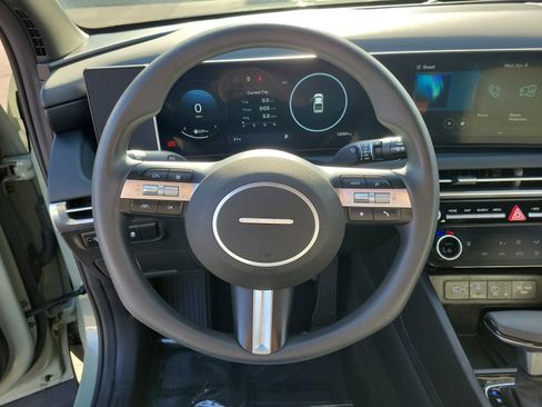 Used 2025 Hyundai Santa Cruz SEL FWD image 17