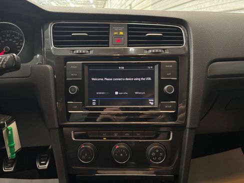 Used 2019 Volkswagen Golf S FWD image 18