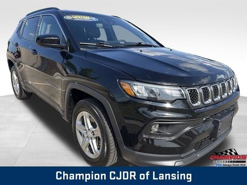 Used 2024 Jeep Compass Latitude AWD/4WD image 10