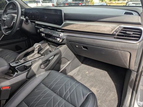 Certified 2025 Kia Telluride SX Prestige X-Pro image 9