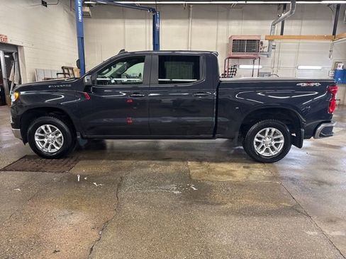 Used 2023 Chevrolet Silverado 1500 LT image 3