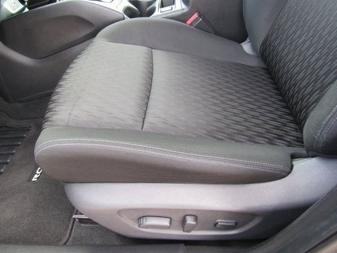 Used 2020 Nissan Rogue SV image 13