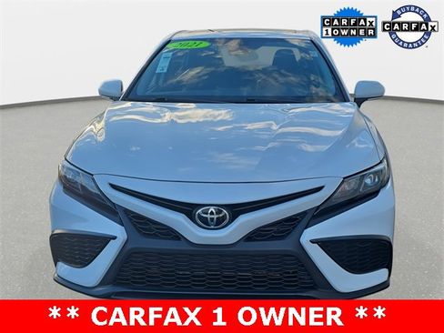 Used 2021 Toyota Camry SE image 2
