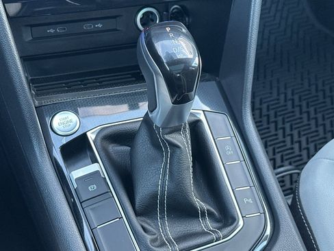 New 2026 Volkswagen Taos SE FWD image 19