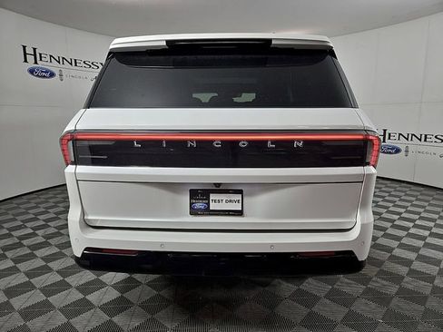 New 2025 Lincoln Navigator Reserve w/ Jet Appearance Package image 6