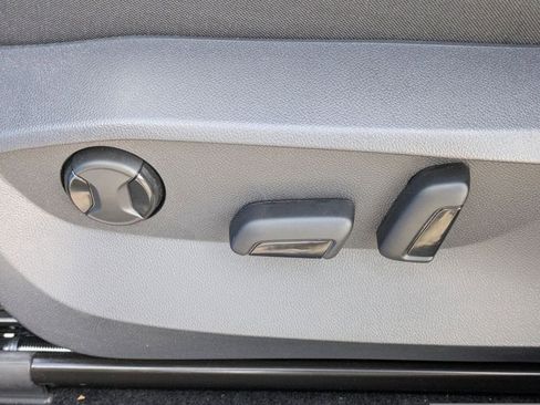 New 2026 Volkswagen Taos SEL image 23