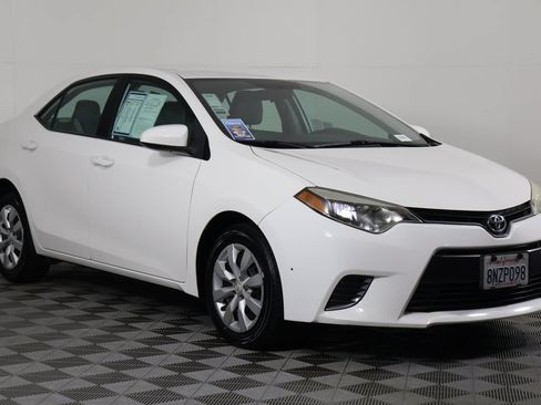 Used 2016 Toyota Corolla LE FWD image 3