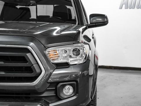 Used 2020 Toyota Tacoma SR5 RWD image 45