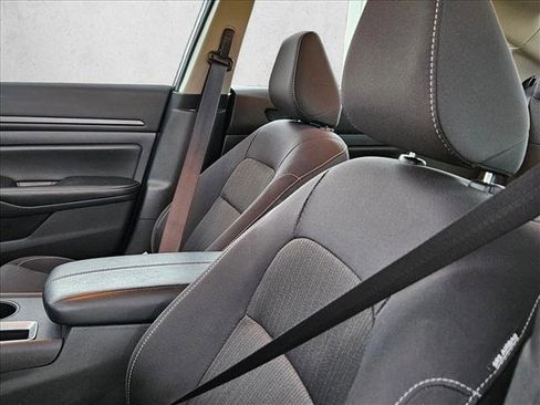 Used 2025 Nissan Altima 2.5 SV image 18