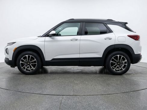 Used 2025 Chevrolet TrailBlazer LT w/ Driver Confidence Package AWD/4WD image 5