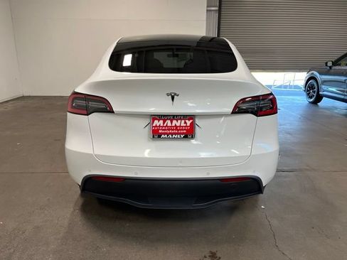 Used 2021 Tesla Model Y Long Range AWD/4WD image 4