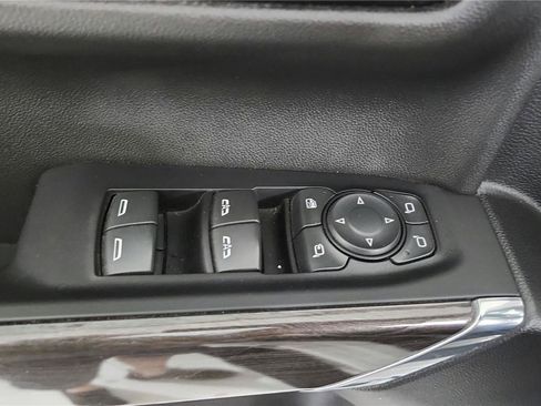 Used 2022 Chevrolet Silverado 1500 LTZ w/ LTZ Convenience Package II AWD/4WD image 12