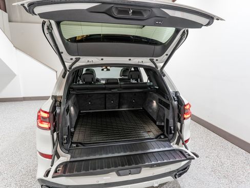 Used 2022 BMW X5 xDrive40i w/ M Sport Package image 33