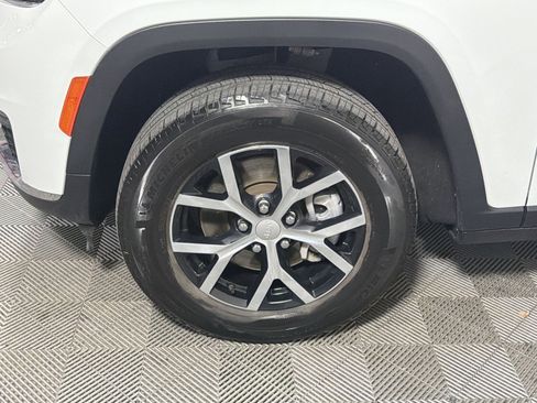 Used 2023 Jeep Grand Cherokee L Limited image 12