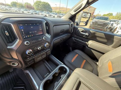 Used 2020 GMC Sierra 2500 AT4 w/ AT4 Premium Package AWD/4WD image 13