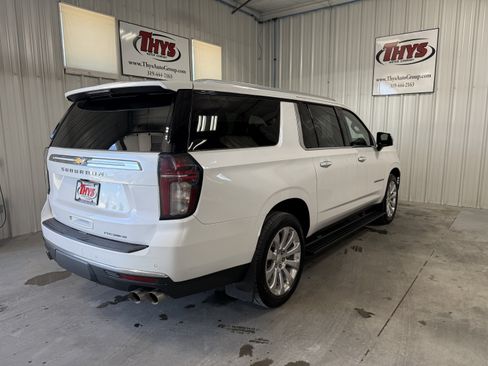 Used 2021 Chevrolet Suburban Premier w/ Premium Package AWD/4WD image 3
