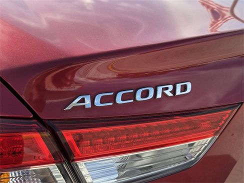 Used 2018 Honda Accord LX image 10