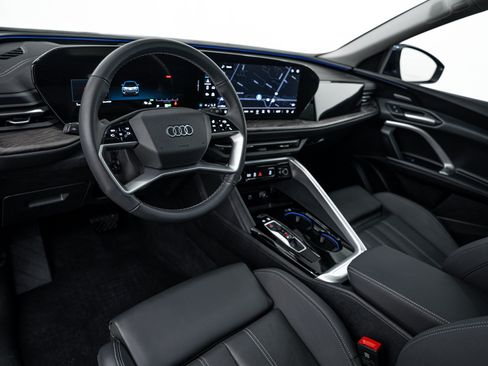 Used 2025 Audi Q5 Premium Plus w/ Premium Plus AWD/4WD image 10