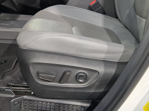 Used 2022 Toyota Sienna Limited FWD image 23