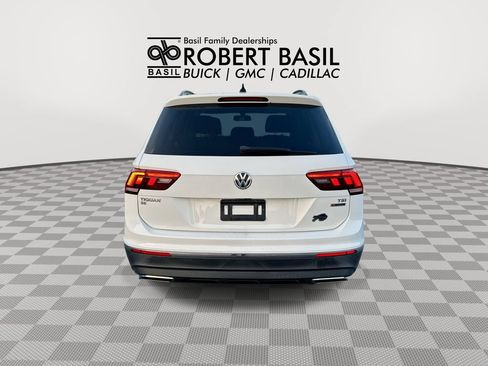 Used 2018 Volkswagen Tiguan SE AWD/4WD image 7