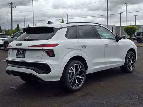 New 2026 Audi Q3 quattro 2.0T AWD/4WD image 5