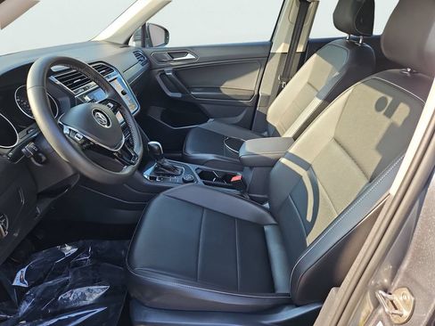 Used 2021 Volkswagen Tiguan SE w/ Panoramic Sunroof Package AWD/4WD image 30