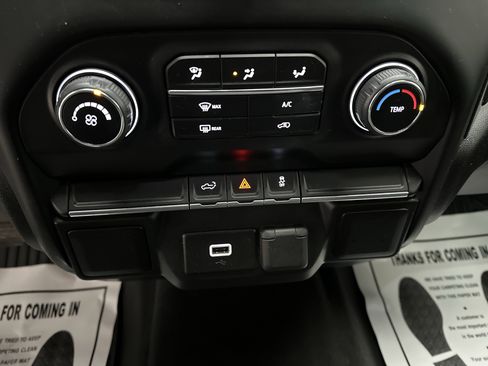 Used 2019 Chevrolet Silverado 1500 Custom w/ Custom Value Package image 32