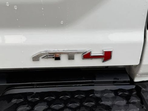 Certified 2024 GMC Canyon AT4 w/ AT4 Premium Package AWD/4WD image 14