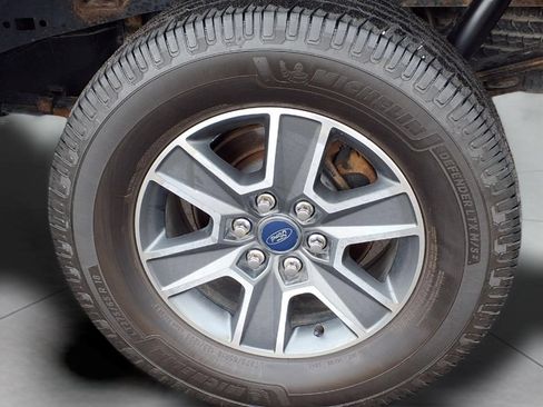 Used 2016 Ford F150 XLT w/ Equipment Group 302A Luxury AWD/4WD image 8
