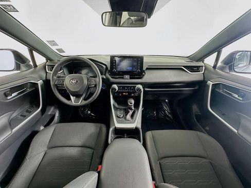 Used 2022 Toyota RAV4 SE w/ Weather & Moonroof Package image 10