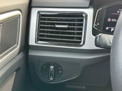 Used 2022 Volkswagen Atlas SE image 34