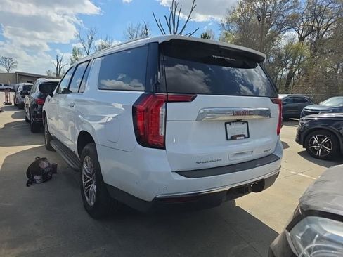 Used 2021 GMC Yukon XL SLT image 4