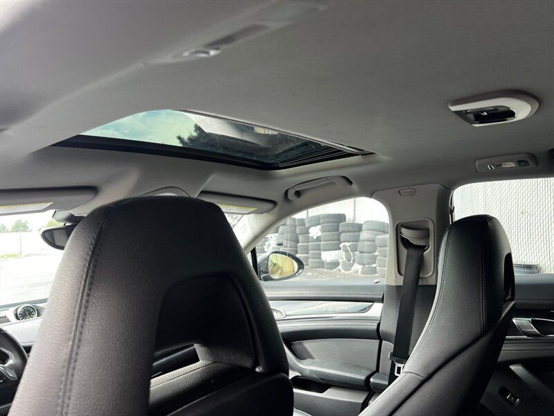 Used 2014 Porsche Panamera S RWD image 21