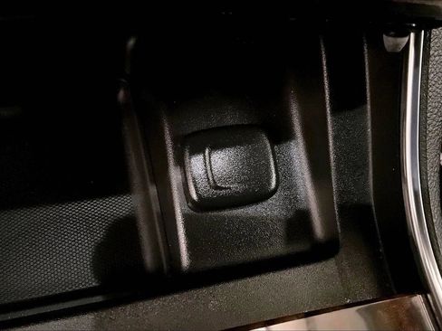 Used 2015 Chevrolet Impala LT image 32