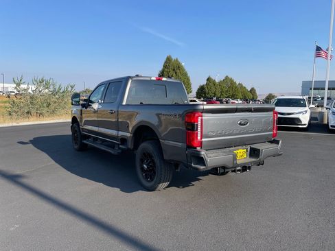 Used 2025 Ford F250 XLT w/ Black Appearance Package AWD/4WD image 5