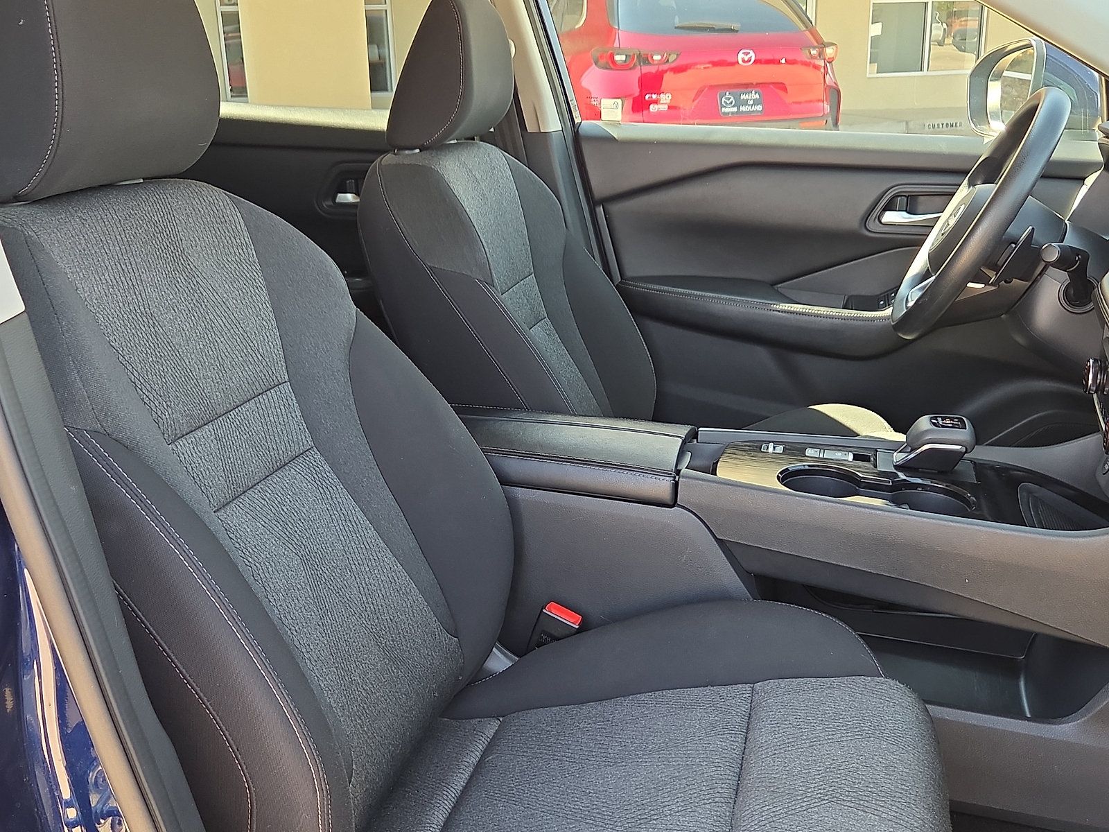 Used 2024 Nissan Rogue SV FWD image 13