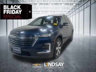 Used 2022 Chevrolet Traverse LT w/ LT Premium Package