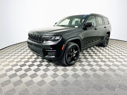 Certified 2025 Jeep Grand Cherokee L Limited w/ Luxury Tech Group II image 6