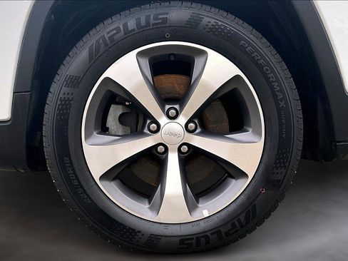 Used 2020 Jeep Cherokee Limited image 9