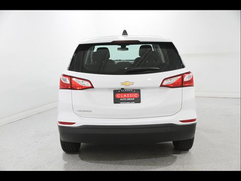 Used 2020 Chevrolet Equinox LS FWD image 19